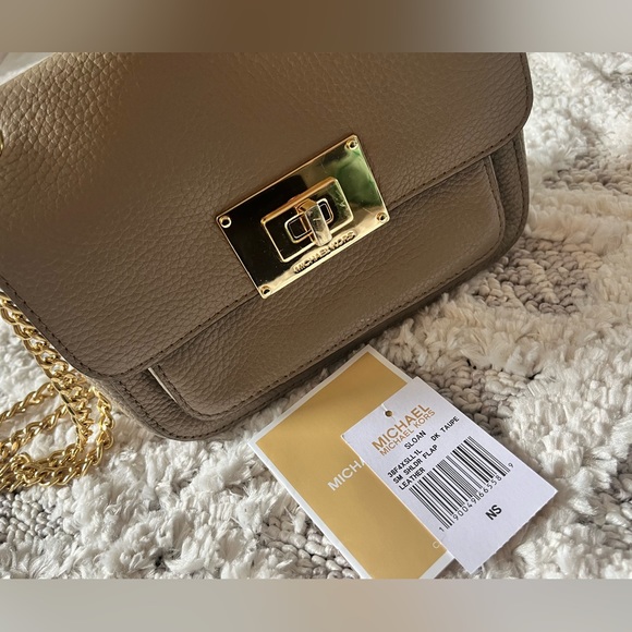 Michael Kors Sloan Small Shoulder Bag - Picture 2 of 16